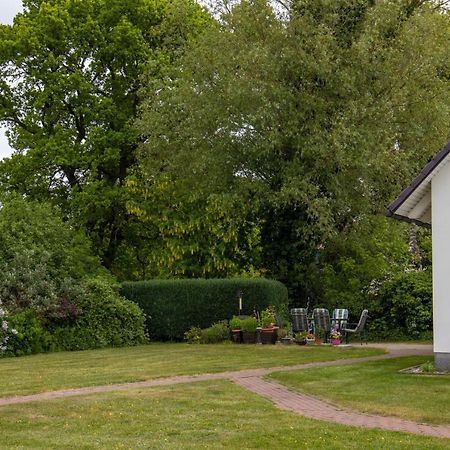 Urlaubs-Appartement Am Dorfrand Wieck Exterior foto