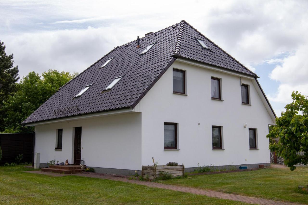 Urlaubs-Appartement Am Dorfrand Wieck Exterior foto